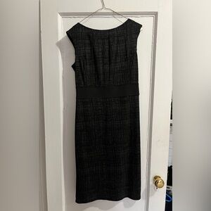 RENUAR Elegant Black Patterned Dress